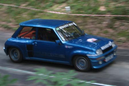 R5 Turbo bleue en action