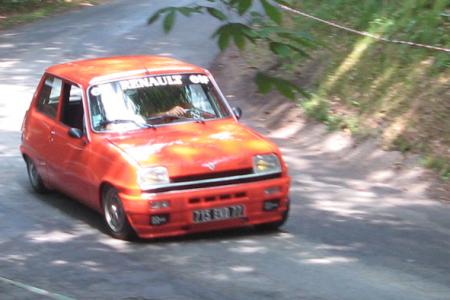 R5 Alpine coupe en action